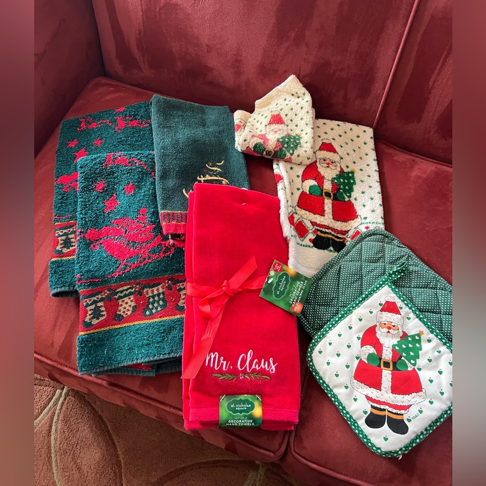 Holiday Linen Bundle Towels 9 pieces